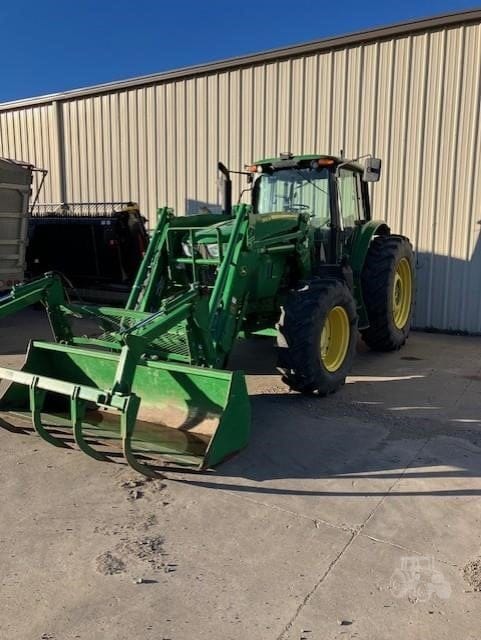 2017 JOHN DEERE 6145M